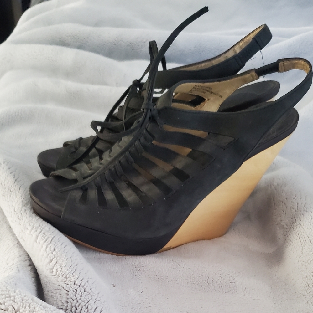 Trove Black leather platform wedge sandals 7.5